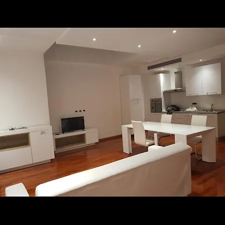 Montebello Apartment *